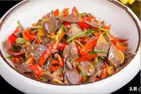 告诉你鲜嫩爽口没有鸭腥味的酸辣鸭胗做法，收藏起来有空试试吧！图片