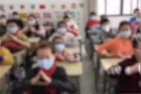 淮安老师让小学生表演肖战舞蹈，被取消评先评优资格通报批评图片