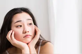 女人愿意把五处隐私给你看，多半是爱你到深处了图片