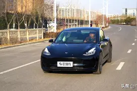 冬季续航仅4成，衰减59.8%！车图腾实测特斯拉Model3图片