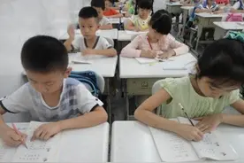 班主任提醒：父母让孩子每天坚持这3件事，能有效提高语文成绩图片