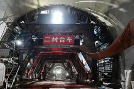 中国厉害了！首条直通中越边境的高铁全线隧道贯通，难度有多大？图片