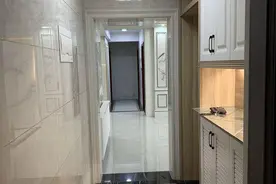 老公找熟人装修，全屋都贴瓷砖，感觉冷冰冰的还烧钱图片