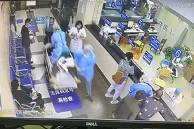 “生死时速”95后护士2分钟200多次心脏按压抢救患者图片