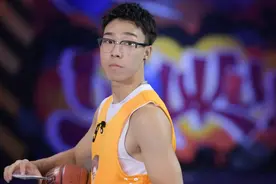 身高1米83+体重81KG，天赋平庸也能打CBA，杨皓喆的成功值得借鉴图片