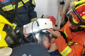 金山一名5岁女童头发卡入碎纸机！民警消防合力救援→图片