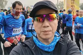 跑步4年，56岁的他从腰椎疼痛，到一个月跑下5个全马5个半马图片