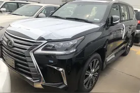 实拍雷克萨斯LX570，喜欢大排量自吸车么？图片