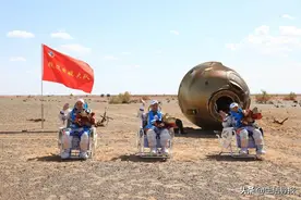 航天员从空间站回来为何一直都坐着？答案来了→图片