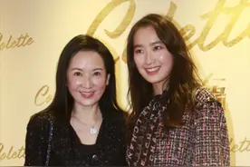 龚慈恩为女儿庆生晒全家福，18岁儿子罕见露脸，高大帅气像韩星图片