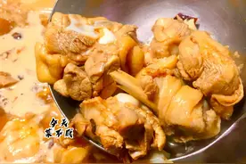 立秋后可多吃鸡和鱼，推荐两款食堂大锅菜，经济实惠，学生喜欢图片