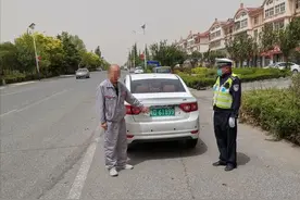 街头惊现“电D”牌照轿车！交警：我也是第一次见图片