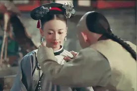 吴谨言穿了件加毛牛仔衣，脚踏一双羊羔短靴，打扮轻便又保暖！图片