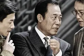 曾是《潜伏》群演，跟孙红雷只有1场对手戏，再次合作被认出图片