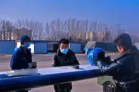 酷图来袭！看群鹰展翅，向战而飞！图片