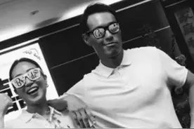前方高甜！杨祐宁晒出结婚喜讯，与妻子浪漫合照曝光图片
