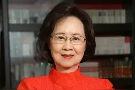 琼瑶：和父母一起自杀未遂，抢别人老公，她的人生比剧本“狗血”图片