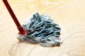 拖了30年地才知道，在水里倒点它，瓷砖或木地板都能干净不留水渍视频封面