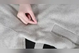 衣物上再多的毛球毛发，用这2招轻松除干净，除完跟新衣服一样视频封面