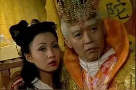 68岁李立群罕晒近照，头发花白老态明显，和小9岁妻子像两代人图片