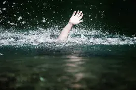浅水游泳也要警觉溺水图片
