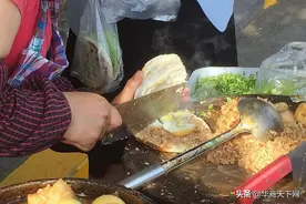 专家不解：在高速服务区，旅客为何放着正餐不吃，却吃起了泡面？图片