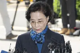 韩国“怪兽家族”：财阀逼员工下跪，家暴丈夫，宣称韩国都是我的图片