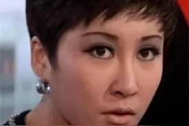 李小龙死在她的床上，向华强娶她为妻，这位女星现在怎么样了？图片