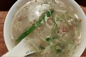 养生萝卜汤这样做，益气，归肺经，老人孩子都爱吃。图片