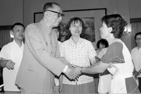 1980年一日本妇女来北京，见到聂荣臻当场下跪喊爸爸，怎么回事？图片