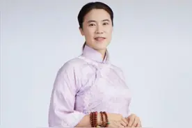 奥运冠军王楠退役后大变样！罕见旗袍穿出东方韵味，变化大更女人图片