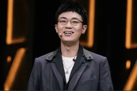 郭敬明多次打断别人，大鹏李成儒接连呛声，陈凯歌气得飙英文图片