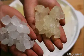 买冰糖时：白色和黄色的到底有啥不同？记住这3点，你就明白了图片