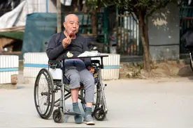 78岁老人：谁说长寿是福？现在我只想快点离开，我不想再活着了图片
