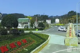 “百城千县万村调研行”| 宜昌许家冲村：移民新村的小康路图片