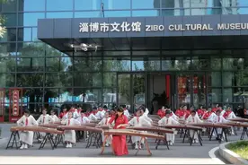 中国红·齐鲁行 淄博市文化馆古筝齐奏《我的祖国》图片