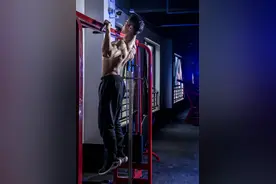 引体向上拉不上去？3个方法，帮你提升引体向上的数量图片