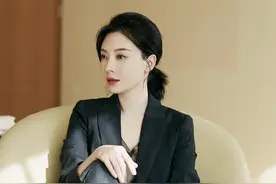 冻龄女神陈数，美腿玉足韵味十足 ​​​​图片