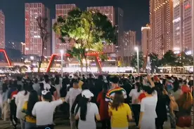贵阳花果园"网红广场舞"重出江湖！有人开车几十公里就为跳一跳图片