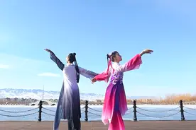 文化润疆 | 巩留蝶湖上演新版《梁祝》图片