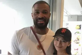 日本第一NBA女主播拥有女神相貌，自曝择偶标准是强壮的黑人图片