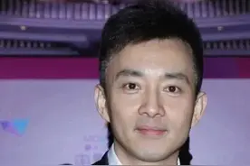 “央视最帅”主持人亚宁，被传“绯闻”后离职，50岁身价百亿图片