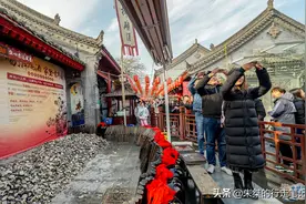 西安永兴坊的“行为艺术”，最火时游客排队2小时，只为摔个碗图片