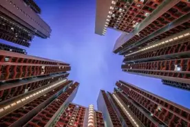 她们是广东最强包租婆，一个400栋楼，一个1200套房，房产税来了图片