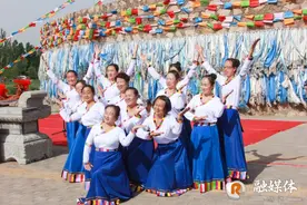 乌达区巴音敖包祭祀活动现场热闹非凡！图片
