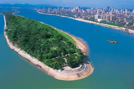 问苍茫大地，谁主沉浮？当年主席为何要在橘子洲上写下这句词？图片