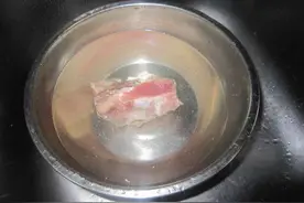 舌尖上的新年——茶树菇骨肉汤图片