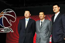 天生神力巴特尔，小学身高近1米8学篮球，曾单手掀翻奥尼尔图片