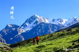 新疆博格达登山大本营轻装徒步图片