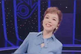 朱迅换了个发型差点没认出来！外穿蓝色连衣裙，更加衬托老气图片